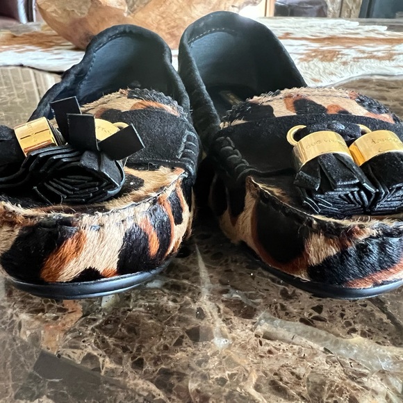 Amazing flats! Leopard print very hard to find! - Picture 2 of 4